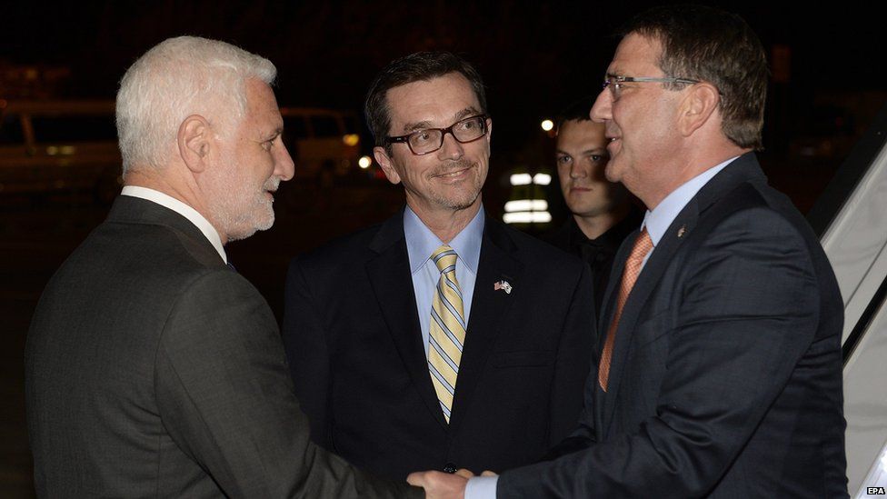 US Defence Secretary Ashton Carter meets officials on arriving in Tel Aviv