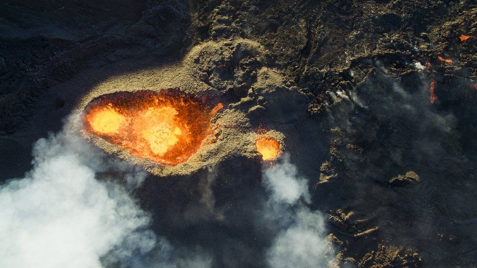 Piton de la fournaise, Volcano