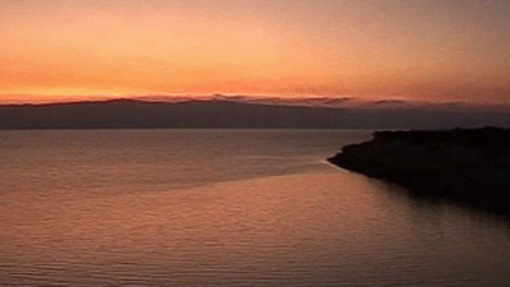 130820024520_sp_dead_sea_at_dusk_336x189_bbc_nocredit