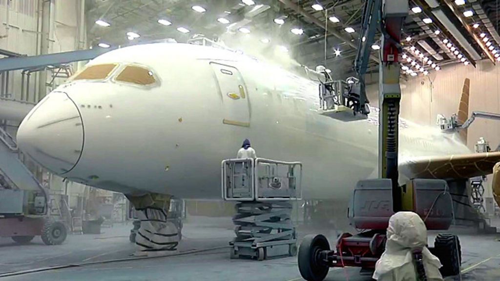 En 2 minutos cómo se construye un Boeing Dreamliner en la mayor planta