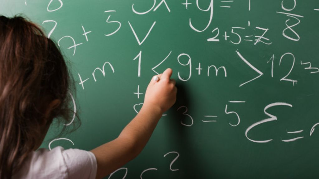 Brasil avança em conhecimento básico de matemática mas continua atrás