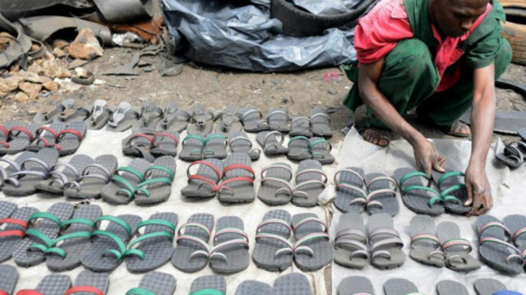 Ana farfaɗo da tsoffin tayoyi a ƙasashen duniya - BBC Hausa