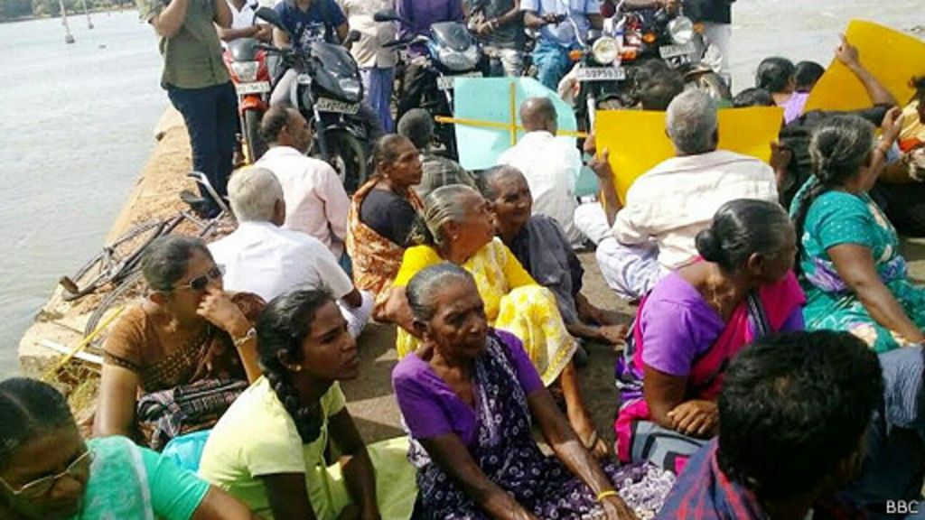 பொதுமக்களின் நிலத்தை கடற்படையினருக்கு கொடுக்க முள்ளிவாய்க்கால் மக்கள் எதிர்ப்பு