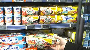 Productos lácteos en un supermercado en Francia