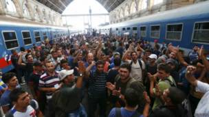 Wahamiaji kituo cha treni Budapest