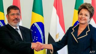 Morsi e Rousseff / AFP