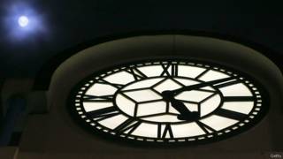 Reloj y la Luna