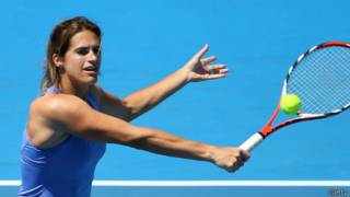Amelie Mauresmo en acción