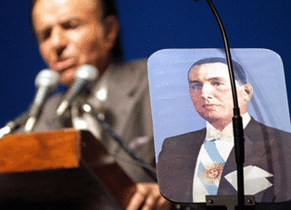 151007164325_peronismo_menem_peron_afp_6
