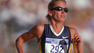 151029134738_suzy_favor_hamilton2_getty_