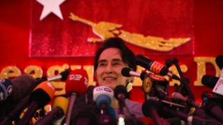151105065703_aung_san_suu_kyi_press_1_640x360_afp_nocredit.jpg