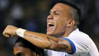 Arnold Peralta celebra