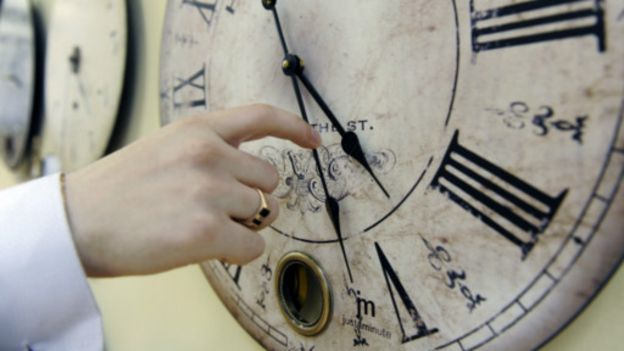 140425085713_clock_switch_512x288_rianov