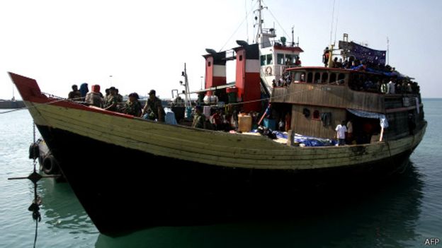 140703181619_australia_boat_refugees_512