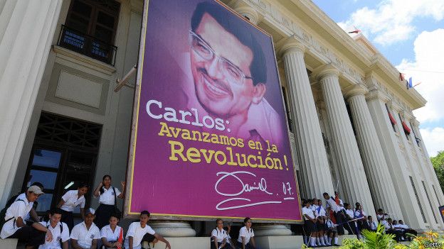 Un afiche con el rostro de Carlos Fonseca