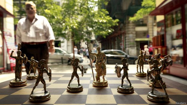 150712062523_greece_chess_battle_624x351_reuters.jpg