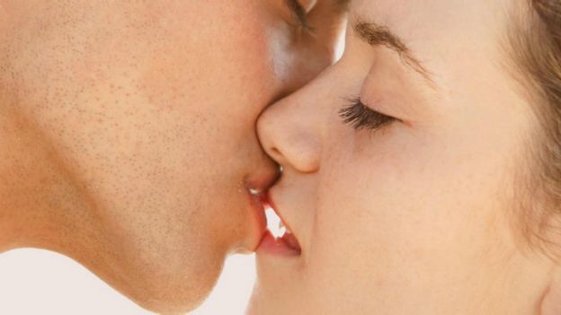150716101446_kissing_640x360_bbc_nocredi
