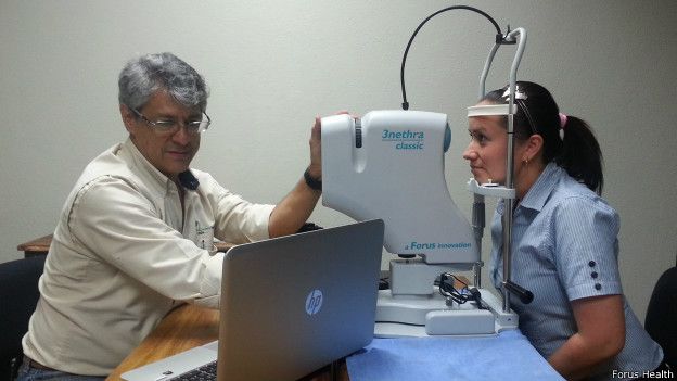 Una vez recopilados los datos de forma sencilla, se volcarían a una web para que un oftalmólogo los evalúe.