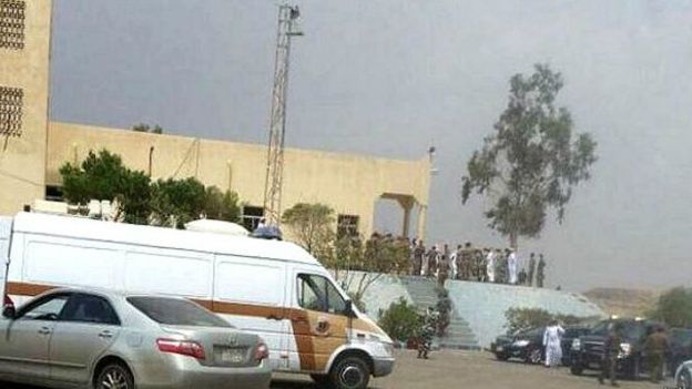 150806124430_saudi_bomb_attack_640x360_t