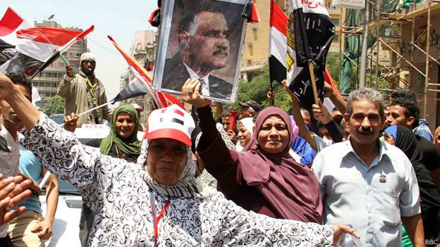 150806144333_celebrations_suez_1_640x360