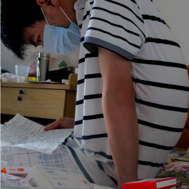 Li Haiqing, de 26 años, padece uremia y necesita un trsplante de riñón