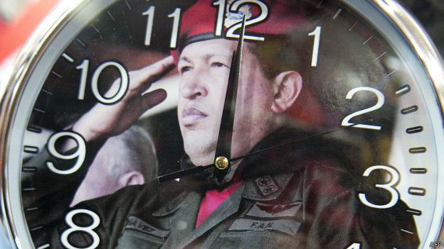 Hugo Chávez le pone rostro a un reloj a la venta en Caracas