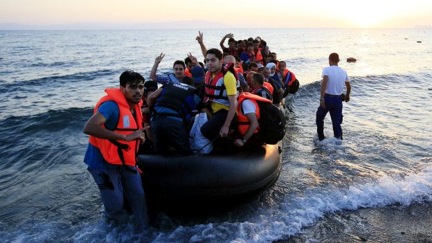 Imigrantes chegam à ilha grega de Kos (Foto: Jonathan Brady/PA)