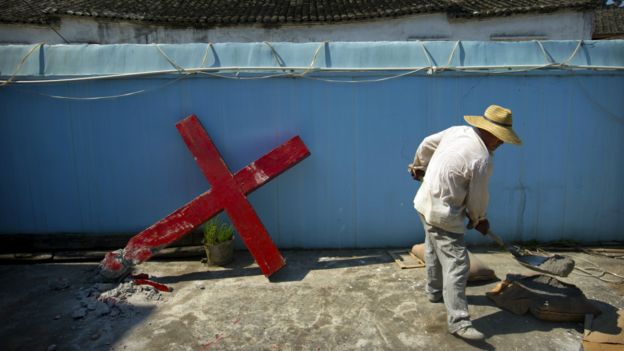 浙江溫州平陽縣一所教堂被拆下十字架（資料圖片）