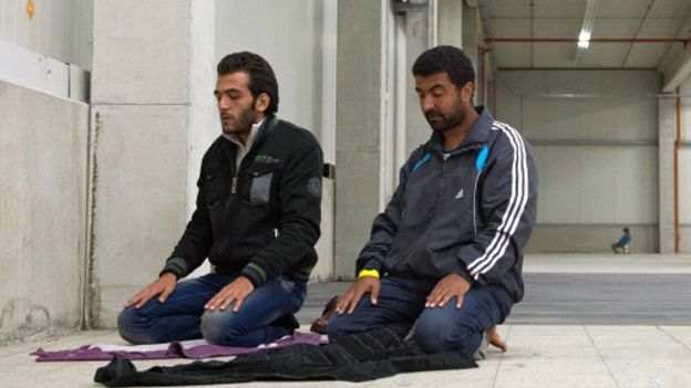 پناهجویان سوری در مرکز پذیرش پناهندگان در آلمان