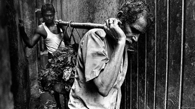 Varredor em Mumbai (Foto: Sudharak Olwe)