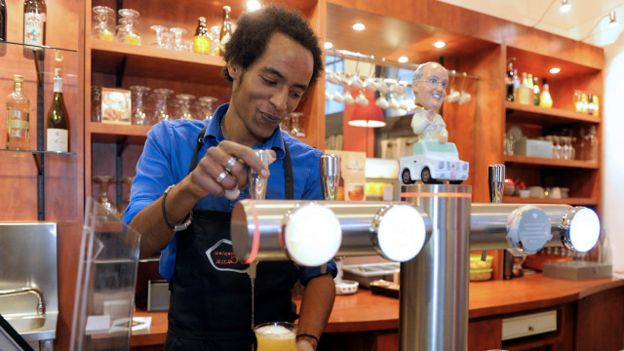 150925070440_pope_beer_pub_640x360_getty