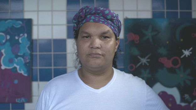 Ativista Gilmara Cunha na Favela da Maré | Foto: Fabio Teixeira