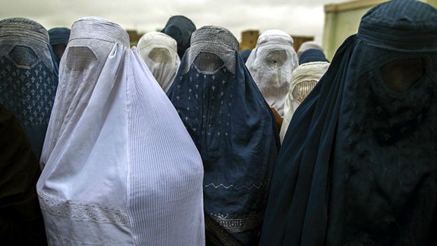 151119130149_burqamulsim_women_640x360_g