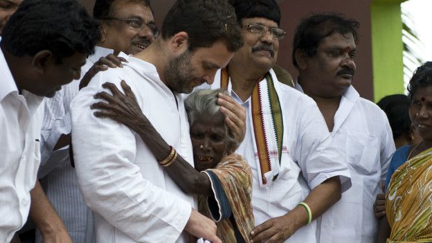 வெள்ளத்தால் பாதிக்கப்பட்டவர்கள் மத்தியில் அகில இந்திய காங்கிரஸ் கட்சியின் துணைத் தலைவர் ராகுல்காந்தி