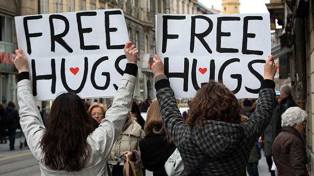 151214123157_kind_free_hugs_624x351_flickrstillwandererccby2.0_nocredit.jpg