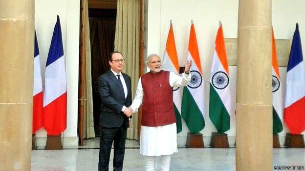 मोदी ने ओलांद का किया स्वागत