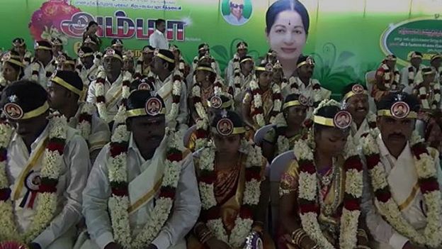 மணமக்களின் தலையிலும் முதல்வரின்