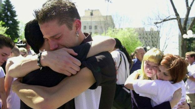 Estudiantes de Columbine recuerdan la masacre
