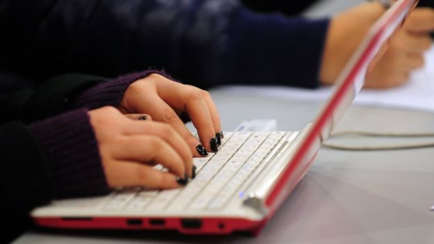 160215114426_women_technology_computer.jpg