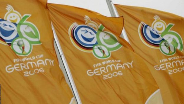 2006 ஆம் ஆண்டு கால்பந்தாட்ட உலகக் கோப்பை போட்டிகள் ஜெர்மனியில் நடைபெற்றது