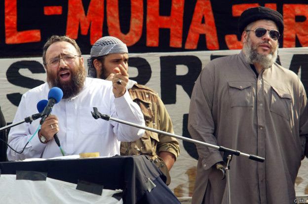 http://ichef-1.bbci.co.uk/news/ws/624/amz/worldservice/live/assets/images/2016/04/05/160405174752_sheikh_omar_bakri_mohammad_with_sheikh_abu_hamza_624x415_getty.jpg