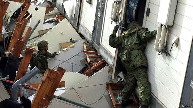 http://ichef-1.bbci.co.uk/news/ws/624/amz/worldservice/live/assets/images/2016/04/18/160418081710_japan_earthquake_624x351_reuters.jpg