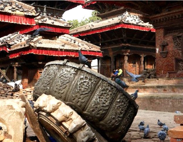 http://ichef-1.bbci.co.uk/news/ws/624/amz/worldservice/live/assets/images/2016/04/24/160424132026_nepal_tourism_4_624x485_bbc.jpg