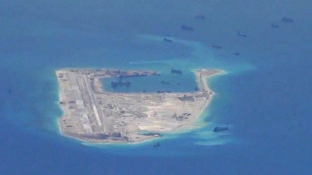 Trung Quốc cải tạo đảo xây đường băng phi cơ ở Biển Đông