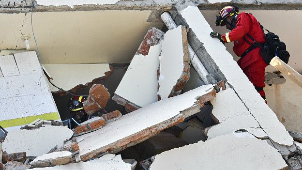 En Manta, según reporta la Fiscalía General de la República, el terremoto dejó al menos 105 muertos.