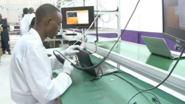 Les propriétaires d'entreprises étrangères sont attirés par pas la main d'oeuvre peu chère et qualifiée du marché du travail rwandais