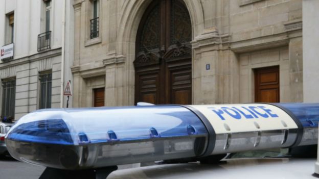 160524124954_paris_640x360_afp_nocredit.