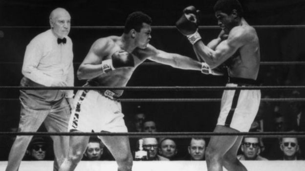 بالصور أبرز المحطات في حياة أعظم ملاكم في التاريخ نوبة تايمز الاخبارية