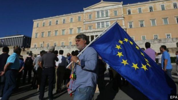  تواجه اليونان أزمة مالية مستمرة 