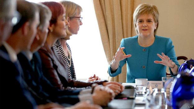 160625115708_scotlands_first_minister_ni